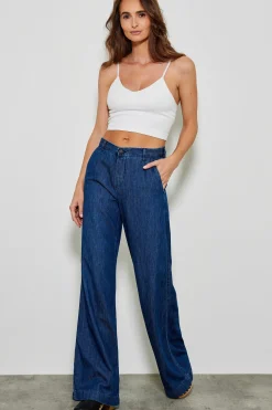 131 Leika Jeans Large