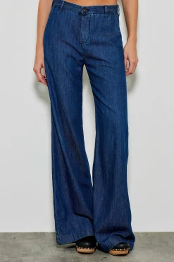 131 Leika Jeans Large