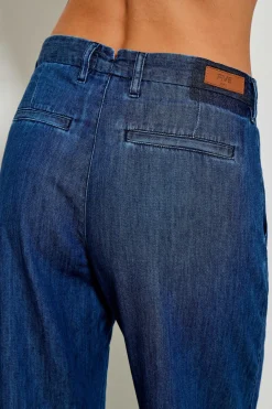 131 Leika Jeans Large