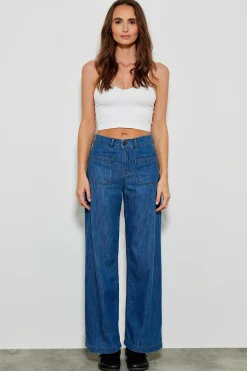 657 Lucia Jeans Large