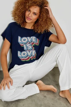 Tee-Shirt Love Is Love
